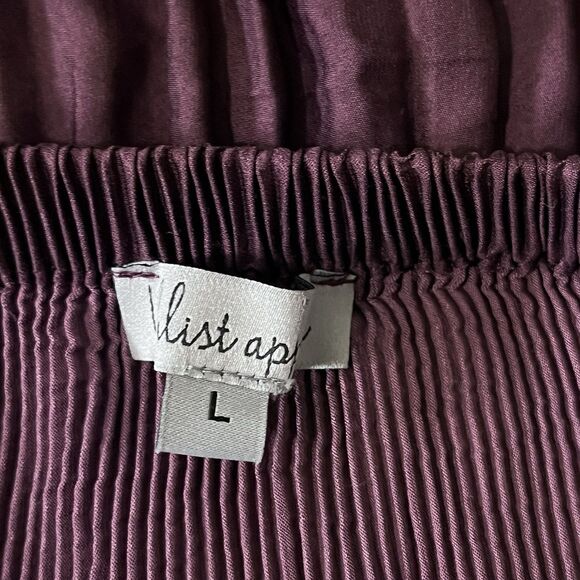 Wm's L Soft pleat Eggplant  Long Billowy Sleeves Purple Blouse Boho Femininity - Picture 6 of 8